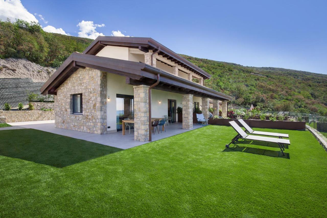 Villa Divina22- Apt Icona Con Piscina E Vista Lago Castelletto Di Brenzone Exterior foto