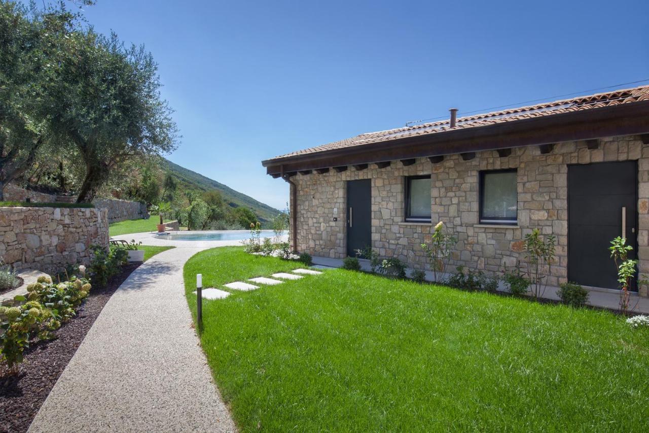 Villa Divina22- Apt Icona Con Piscina E Vista Lago Castelletto Di Brenzone Exterior foto